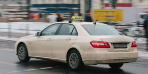 Taxifahrten und Werbungskosten: Was Pendler künftig absetzen können und was nicht