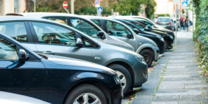 Dienstwagenüberlassung: Können Kosten für Parkplatzmiete den geldwerten Vorteil mindern? - Ecovis International