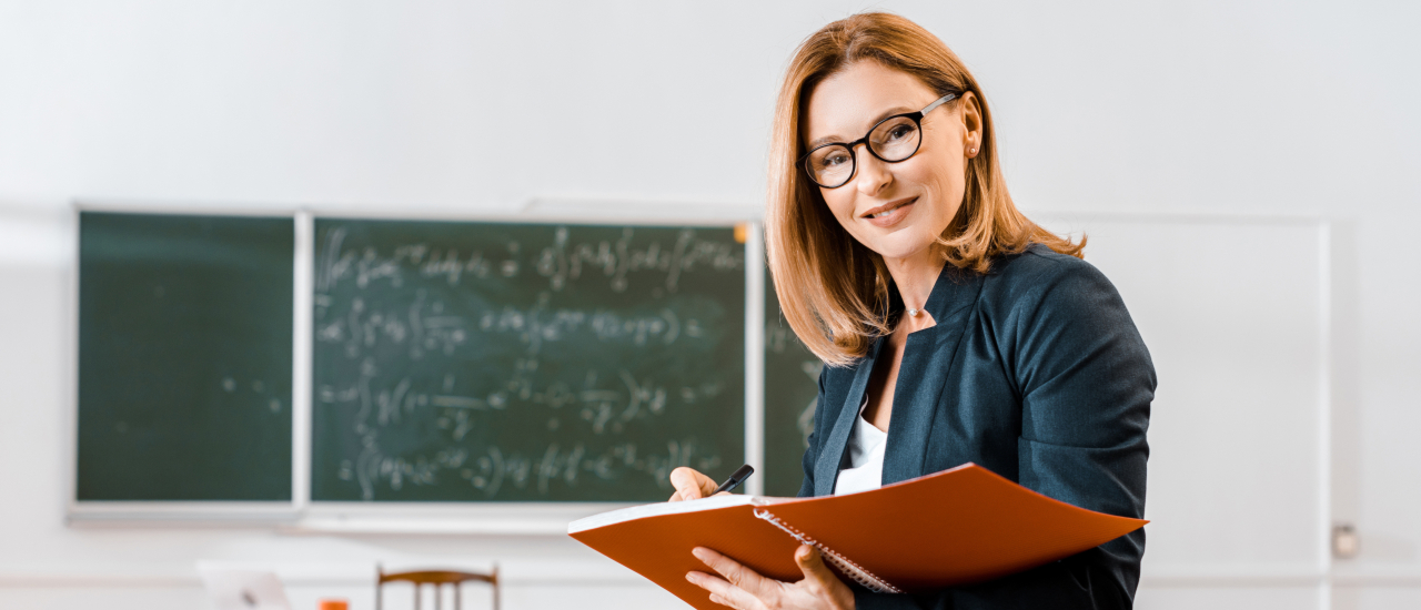 Selbstständige Lehrer und Dozenten: Wann besteht eine Versicherungspflicht?