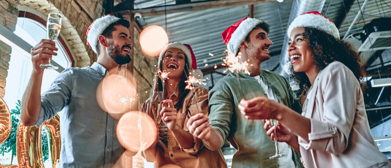 Weihnachtsfeiern und Geschenke: Was Unternehmen in der Lohnabrechnung beachten müssen - Ecovis Deutschland