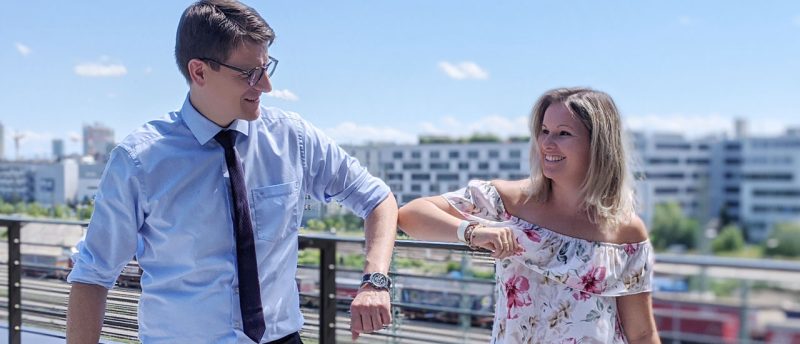 Corona: Wie begrüßt man sich jetzt eigentlich?