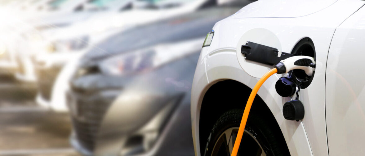 Geld verdienen mit E-Autos? So wird der THG-Quotenhandel besteuert! - Ecovis Deutschland