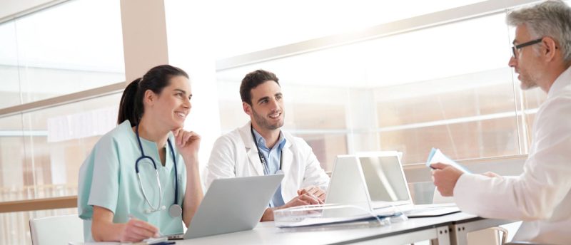 Sozialversicherungspflicht bei befristeten Vertretungsärzten im MVZ|