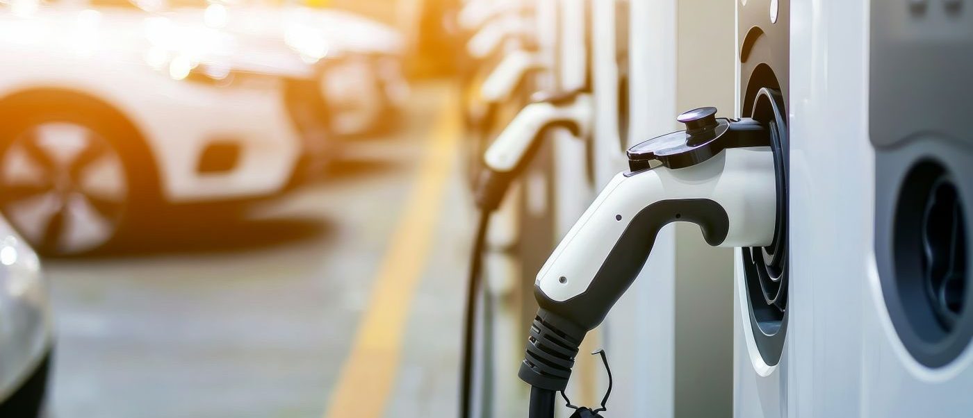 Ladestrom richtig versteuern: Die Unterschiede zwischen Dienstwagen und Privatfahrzeug - Ecovis Deutschland