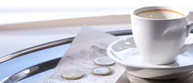 Wie Trinkgelder für Mitarbeitende steuerfrei bleiben