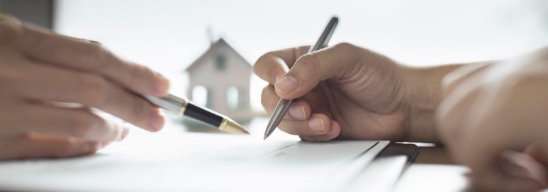 Praxisschenkung mit Anstellung des Vaters: Steuerliche Aspekte und Gestaltungsmöglichkeiten für eine erfolgreiche Praxisnachfolge