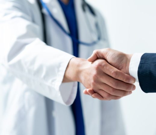 Abfindungsklauseln in BAG-Verträgen: Wann für Ärztinnen und Ärzte ein Schenkungsteuerrisiko besteht