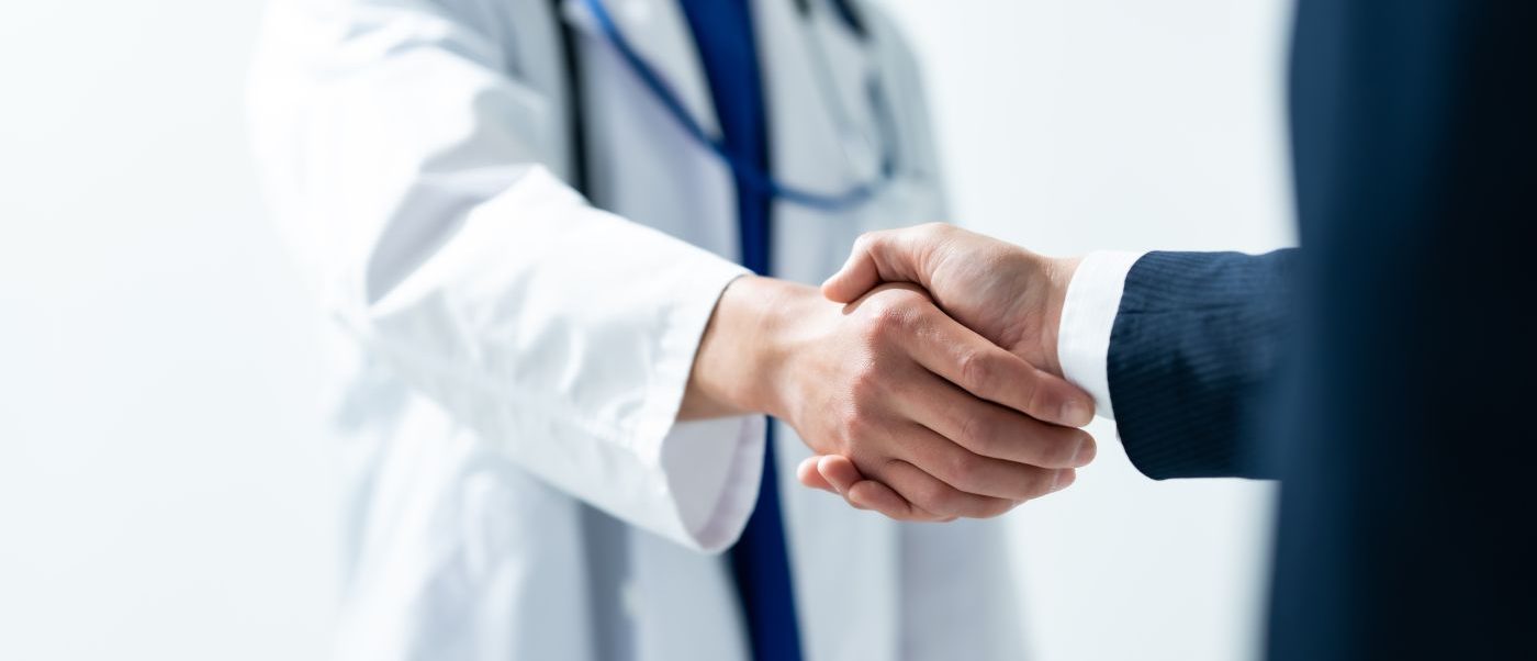 Abfindungsklauseln in BAG-Verträgen: Wann für Ärztinnen und Ärzte ein Schenkungsteuerrisiko besteht